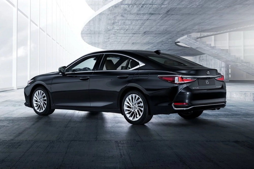 Nieuwe Lexus ES is officieel