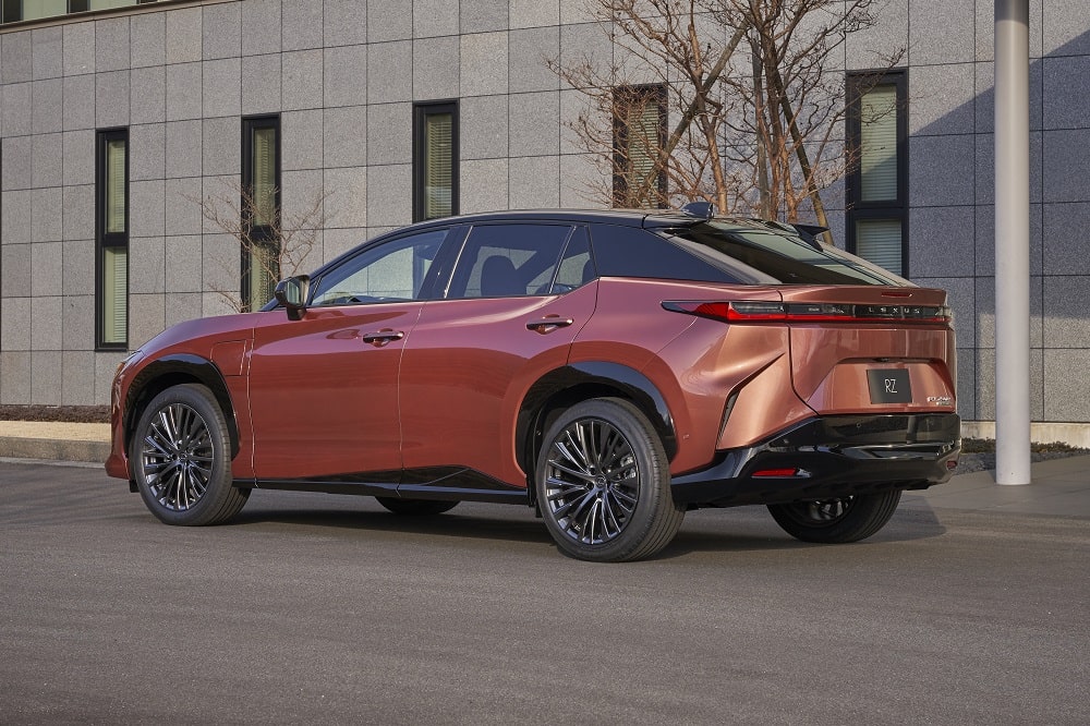Lexus RZ motor en versnellingsbak 2024
