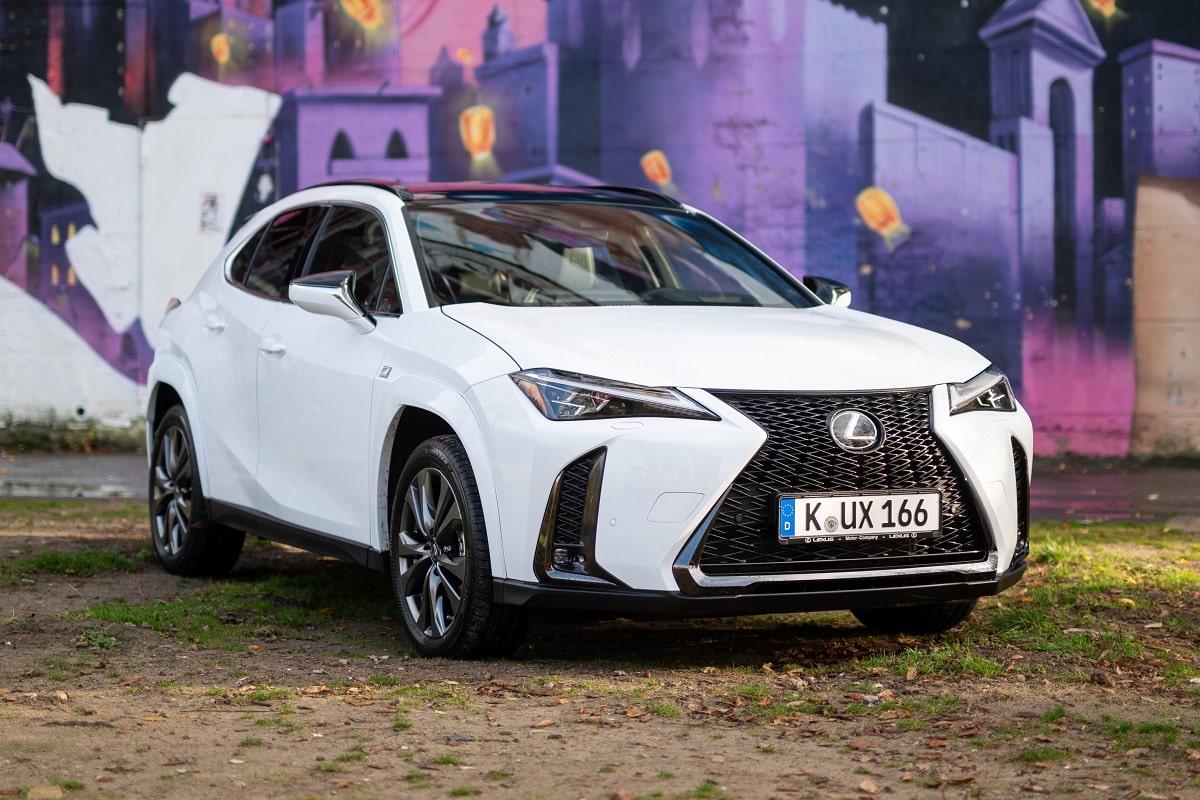 Weight Lexus UX 250h 184 hp automatic FWD