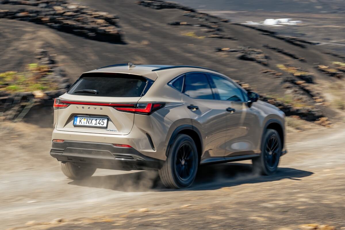 Lexus NX Overtrail 2025 Moon Desert