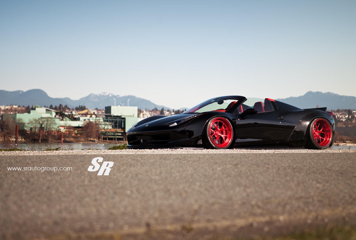 Liberty Walk gaat los op Ferrari 458 Spider