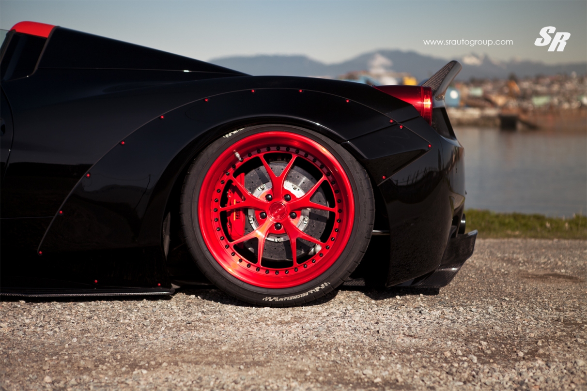 Liberty Walk gaat los op Ferrari 458 Spider