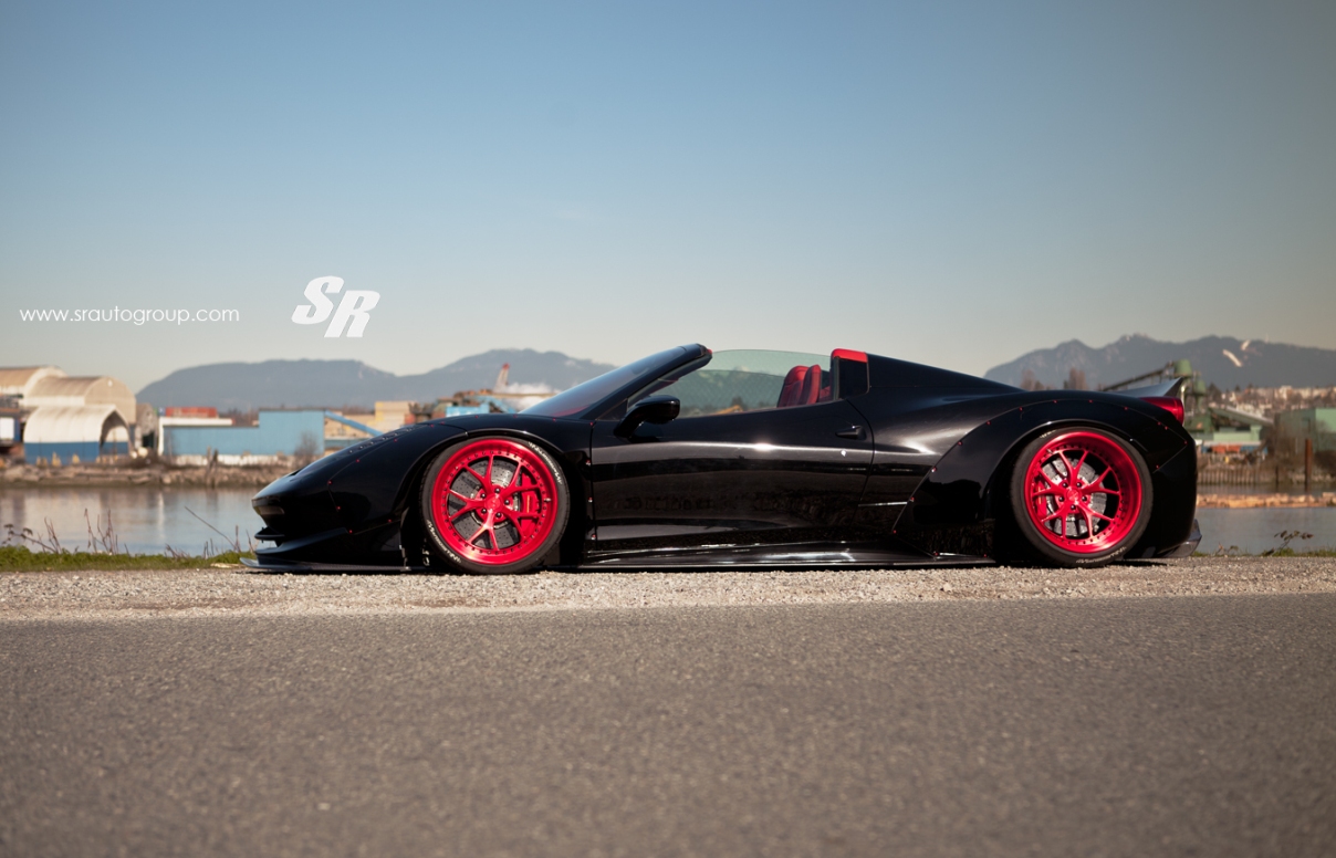 Liberty Walk gaat los op Ferrari 458 Spider