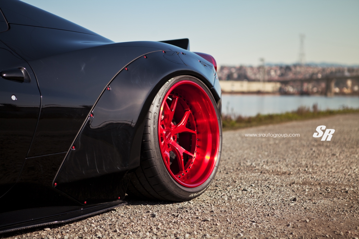 Liberty Walk gaat los op Ferrari 458 Spider