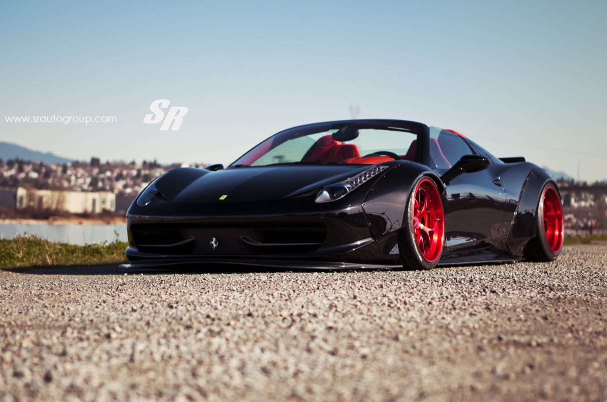 Liberty Walk gaat los op Ferrari 458 Spider