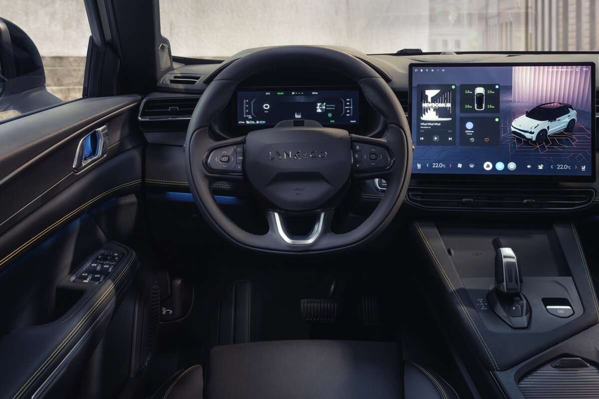 Lynk and Co 01 2025 interieur dashboard