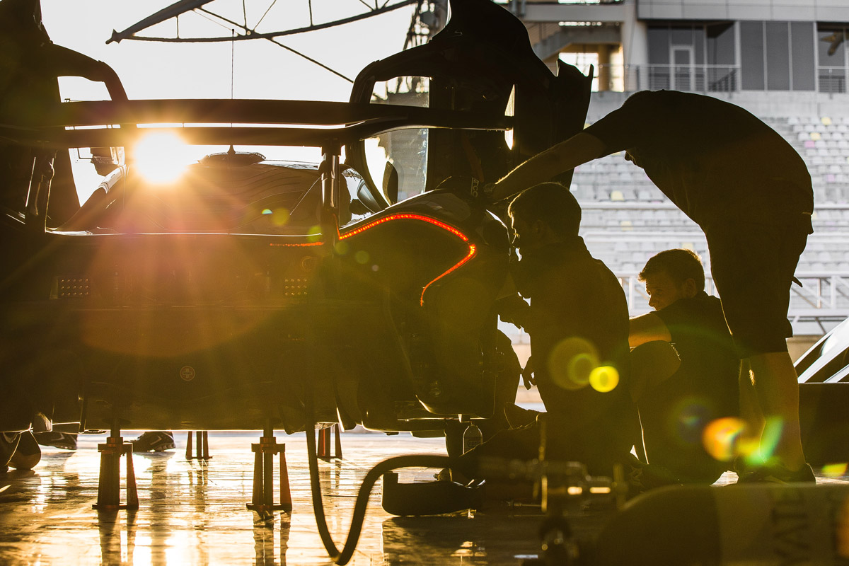 Zo ziet het interieur van de McLaren P1 GTR er uit