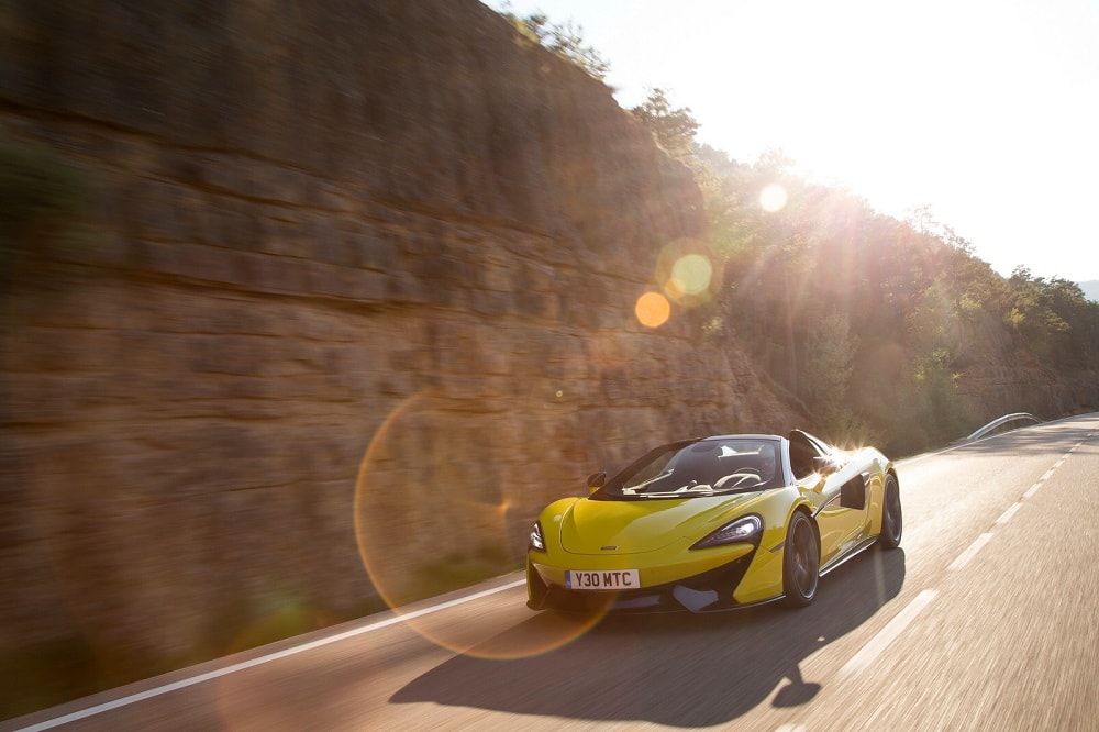 Bewonder de McLaren 570S Spider in 50 nieuwe foto's
