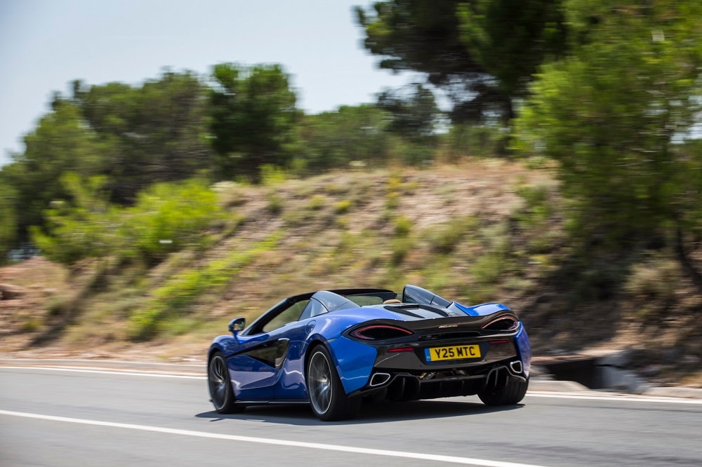 Bewonder de McLaren 570S Spider in 50 nieuwe foto's
