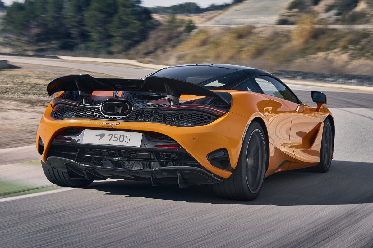 Consumption CO2 emissions McLaren 750S 4.0L twin-turbo V8 750 hp automatic RWD