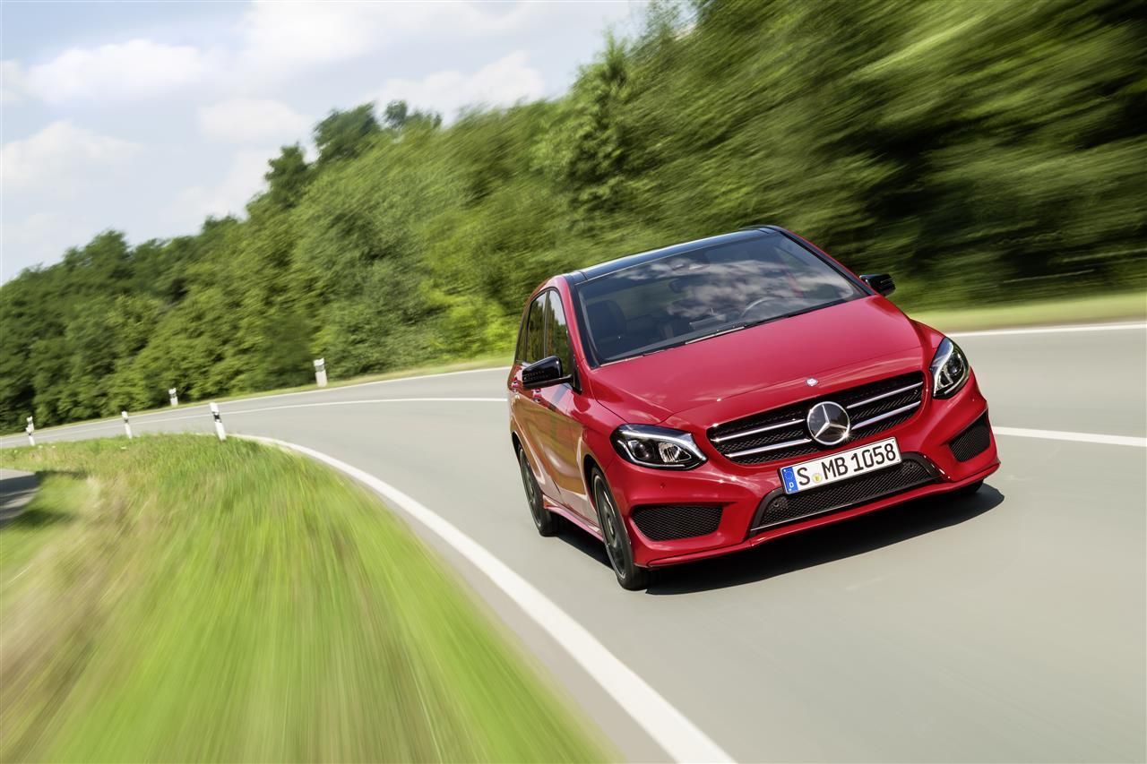 Mercedes onthult gefacelifte B-Klasse