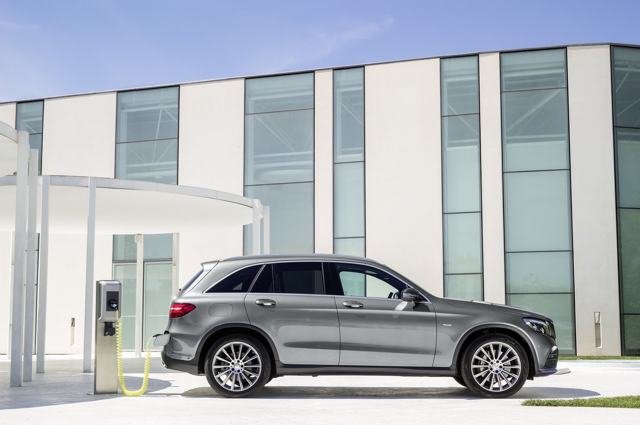 Mercedes haalt doek van nieuwe GLC