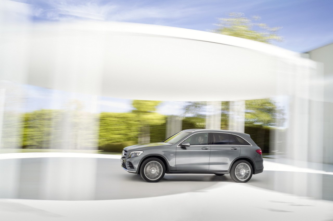 Mercedes haalt doek van nieuwe GLC