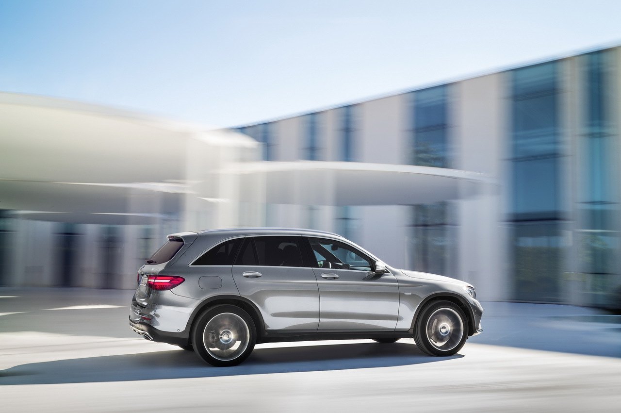 Mercedes haalt doek van nieuwe GLC