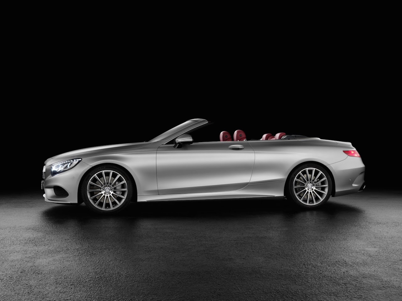 Mercedes stelt langverwachte S-Klasse en S63 AMG Cabrio voor