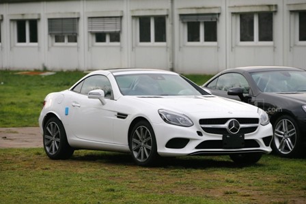 Mercedes SLC duikt ongecamoufleerd op
