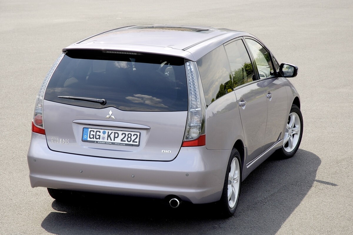 Mitsubishi Grandis 2003 - 2011 Exterieur Rückansicht