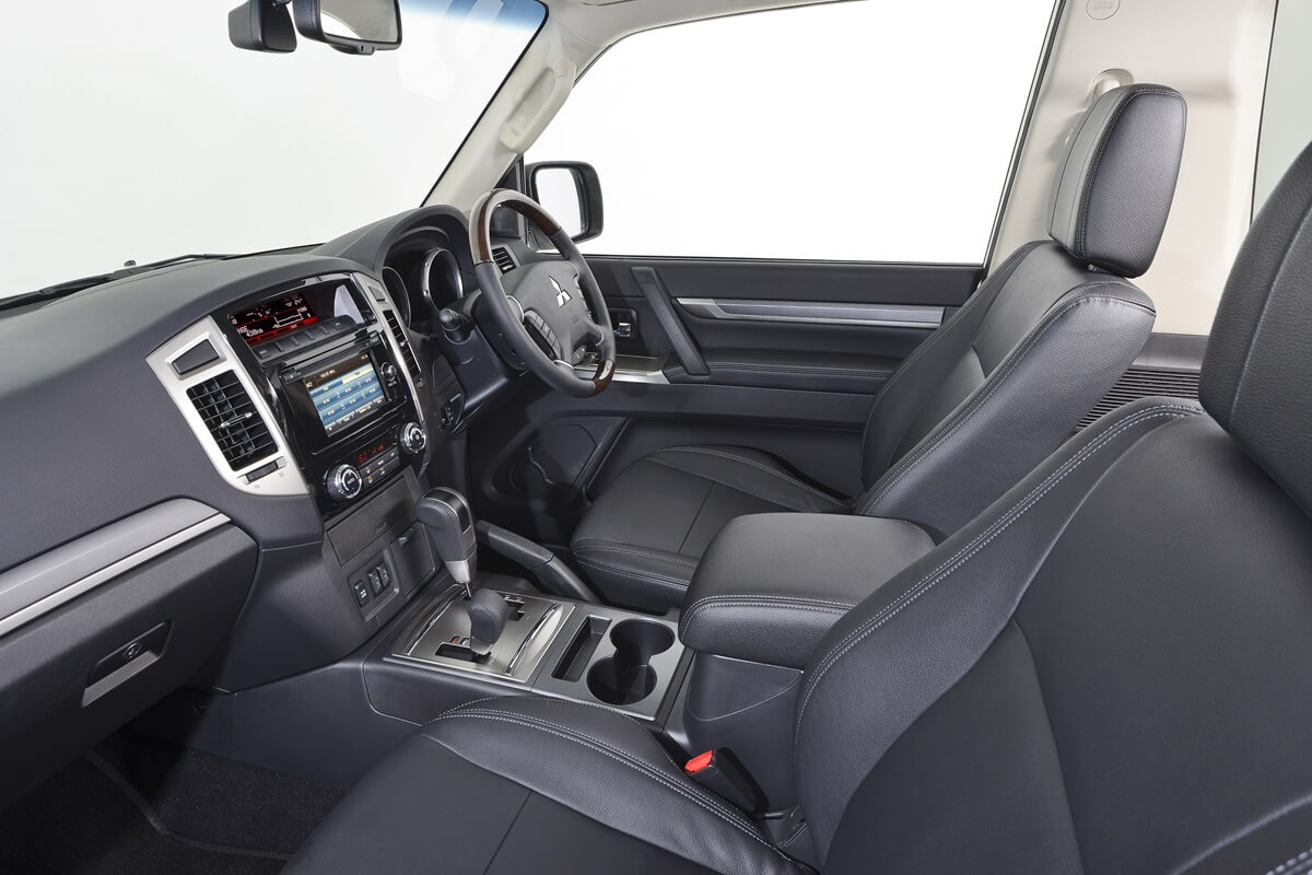 Mitsubishi Pajero 3-Door 3.2 DI-D 190 PS  AWD (2014-2018)