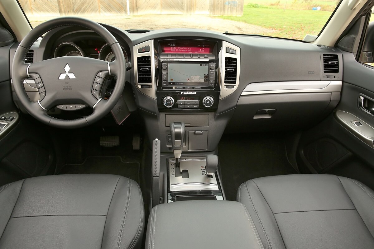 Mitsubishi Pajero 3.2 DI-D 190 ch  traction intégrale (2014-2018)