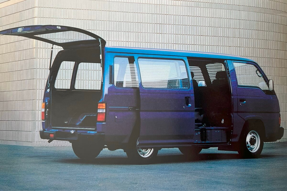 Nissan Urvan 2.5L TD25 LWB minibus 80 CV manuale  (1990-1995)