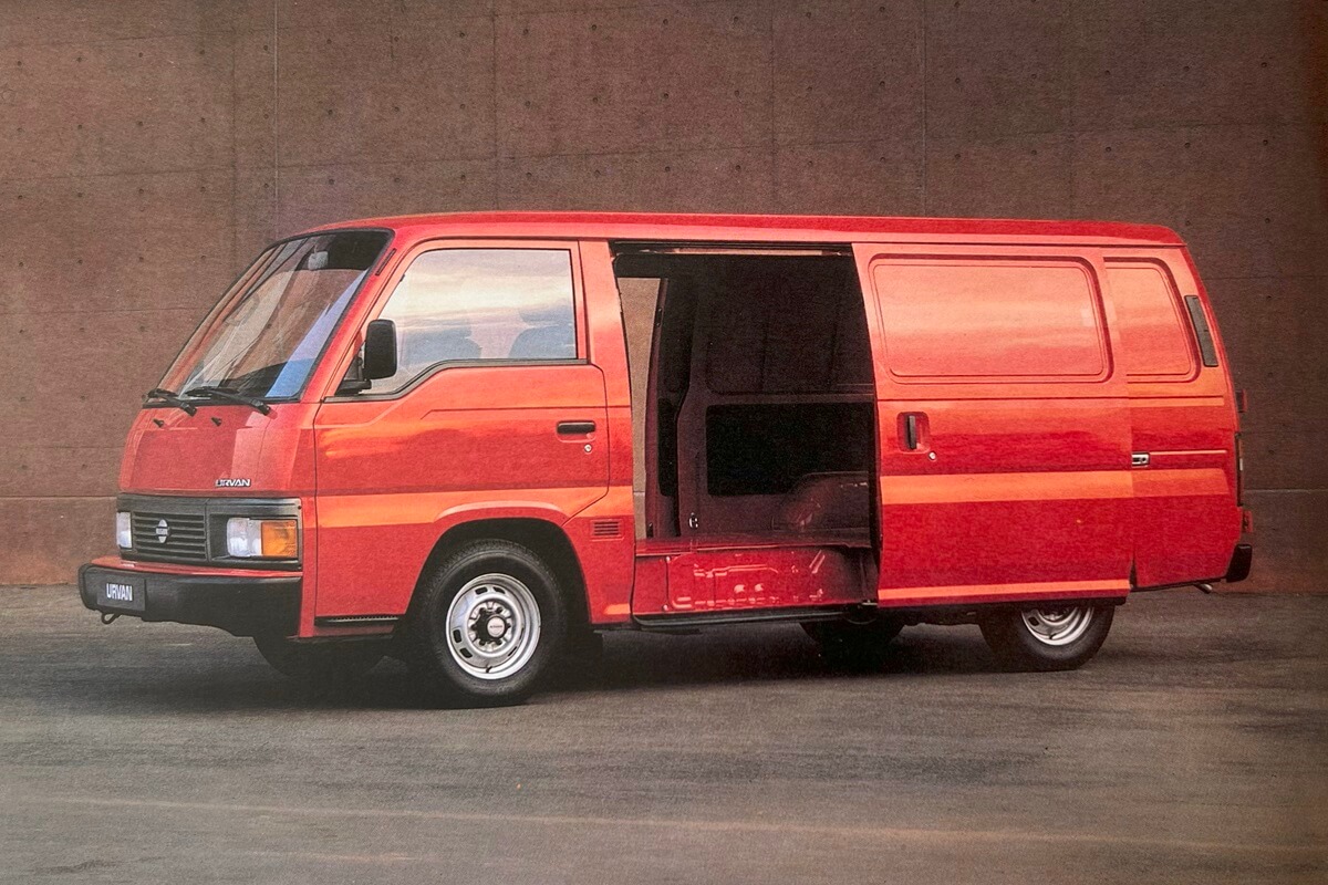 Nissan Urvan 2.5L TD25 LWB base model 80 CV manuale  (1990-1995)