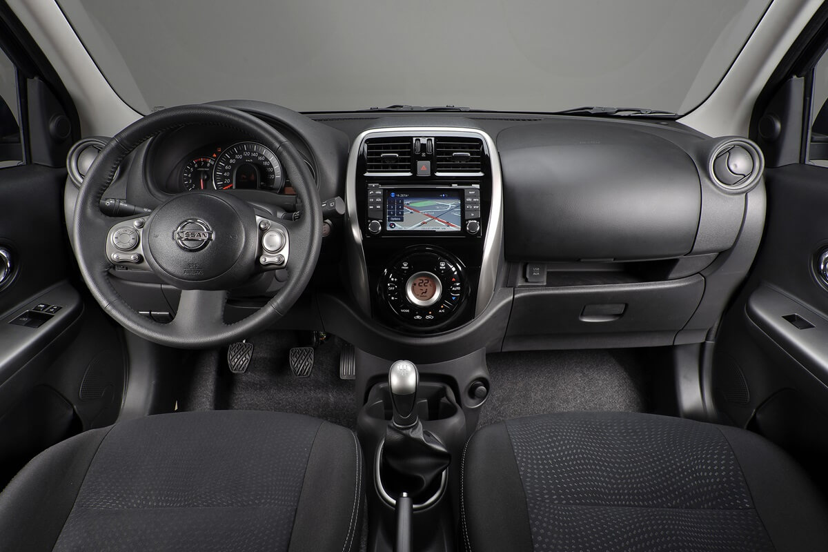 Nissan Micra 2013-2017 intérieur tableau de bord