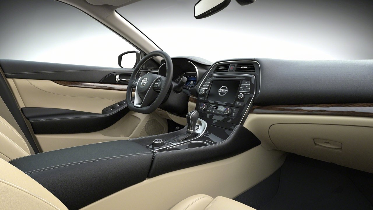 Maxima is nieuwe vierdeurs sportwagen van Nissan