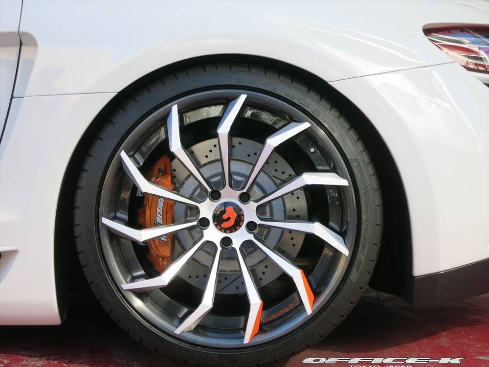 Mercedes SLS AMG Roadster door Office-K en FAB Design is blubberdik