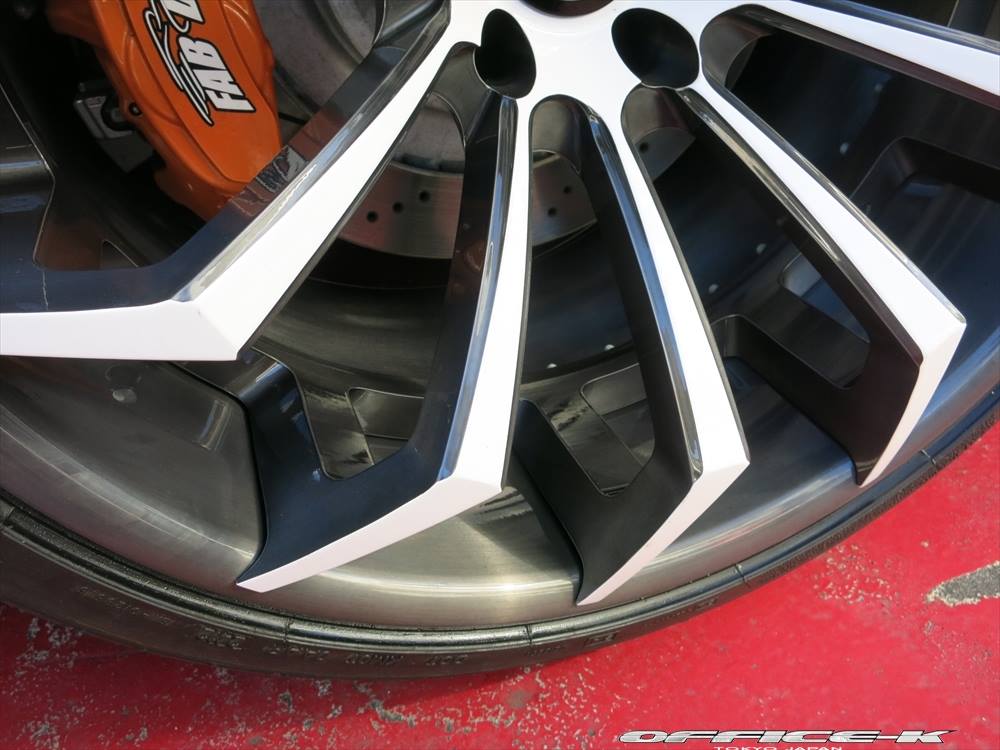 Mercedes SLS AMG Roadster door Office-K en FAB Design is blubberdik