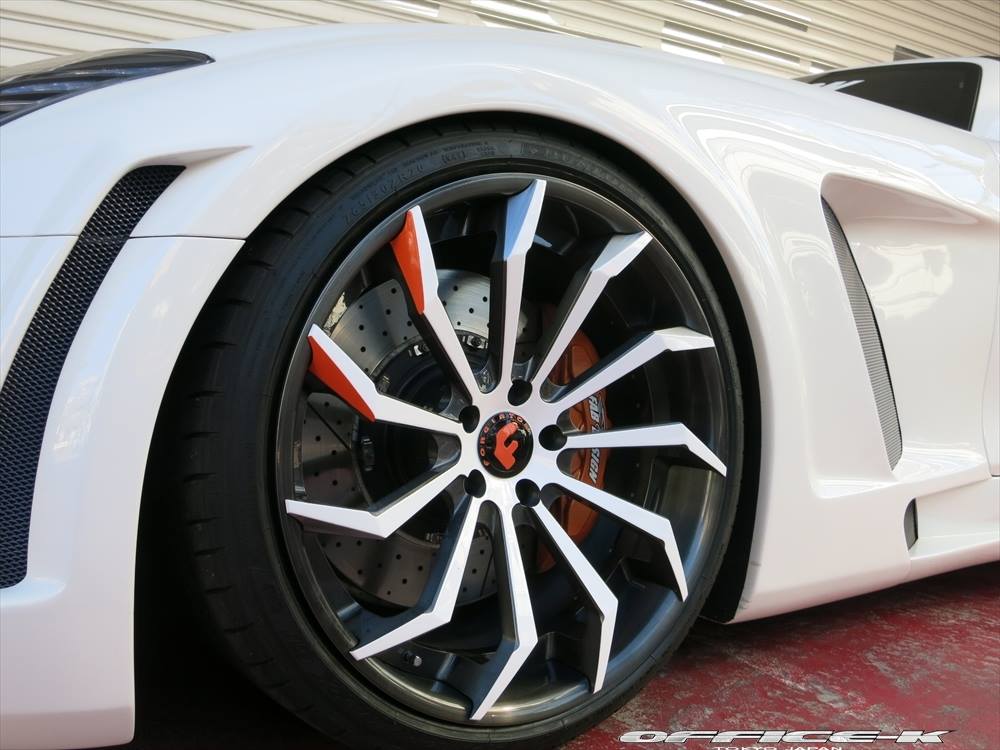 Mercedes SLS AMG Roadster door Office-K en FAB Design is blubberdik