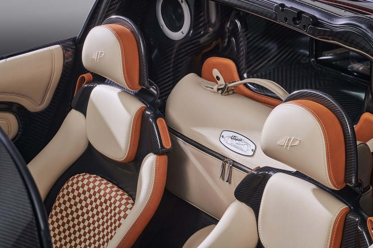 Pagani Utopia Roadster V12 864 CV   2025