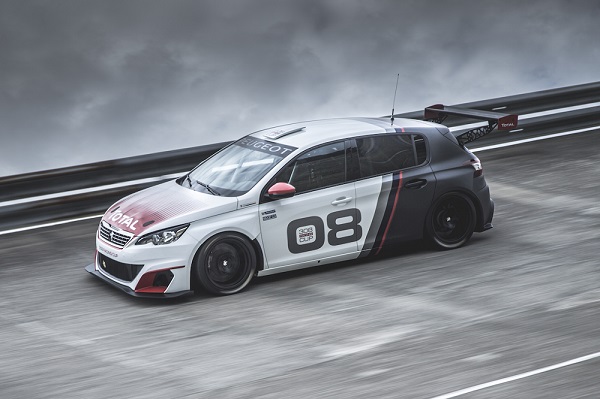 Fun op het circuit met de Peugeot 308 Racing Cup