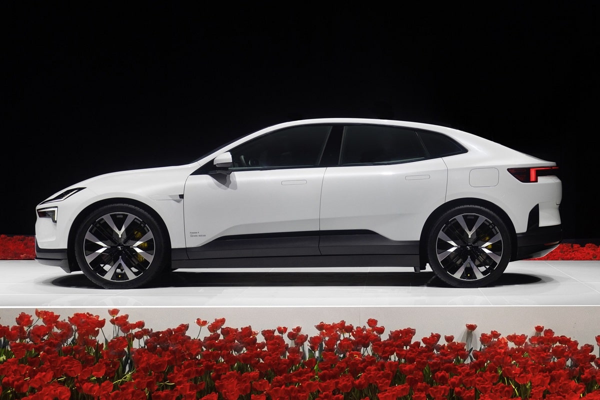 Polestar 4 2025