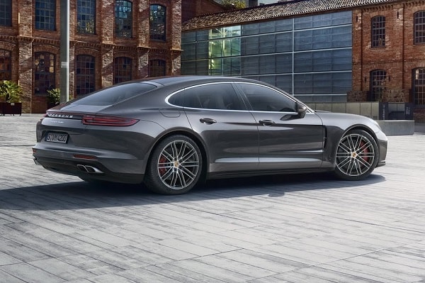 Toekomstige Porsche Panamera laat camouflage nu al achterwege