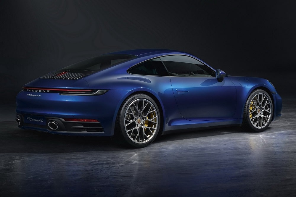 Porsche haalt doek van nieuwe 911