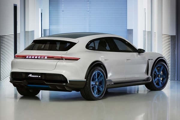 Porsche verrast met Mission E Cross Turismo concept