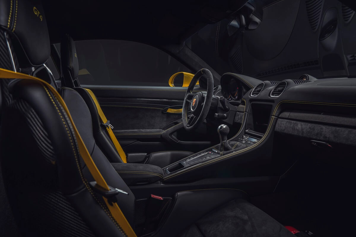 Porsche 718 Cayman GT4 420 ch BVM  2024