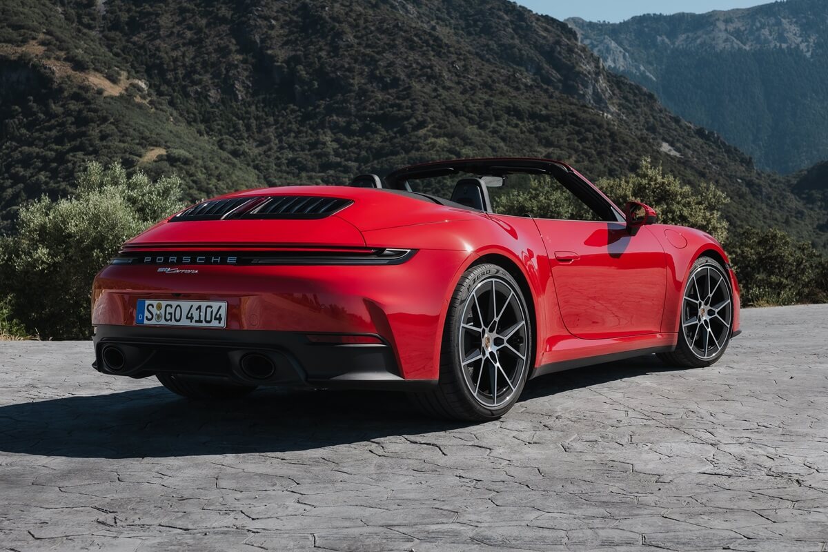 Specs Porsche 911 Cabriolet Carrera 394 hp automatic RWD