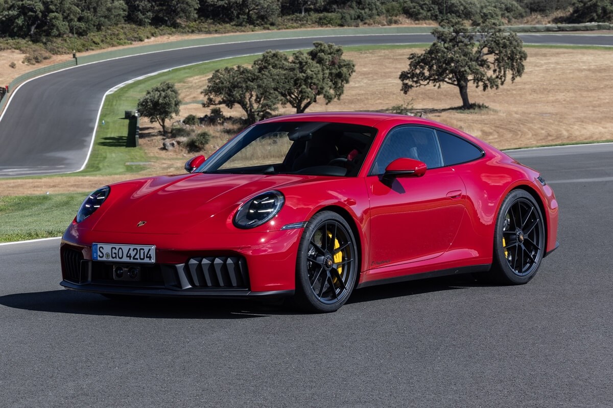 Porsche 911 Carrera 4 GTS 541 ch  traction intégrale 2024