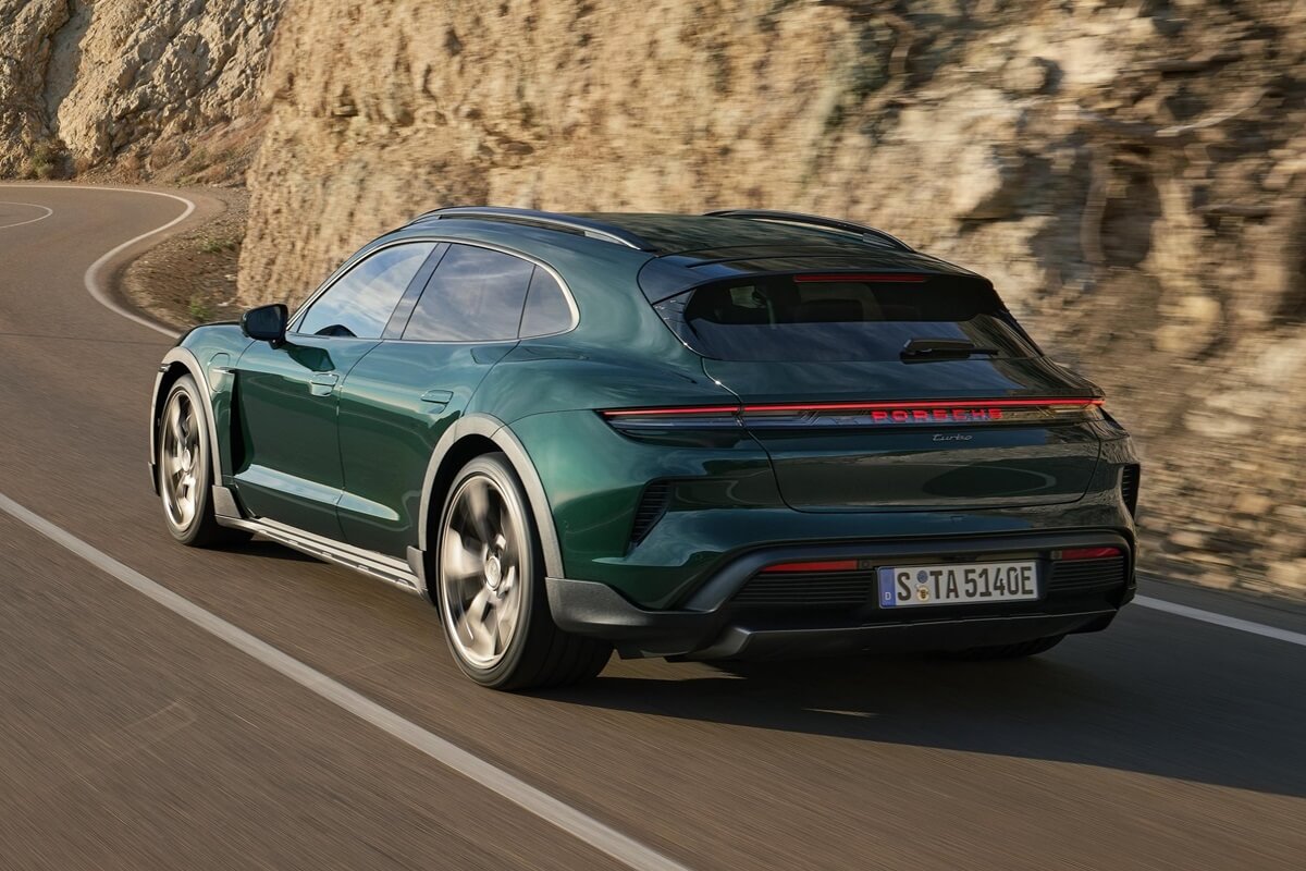 Porsche Taycan Cross Turismo 2025