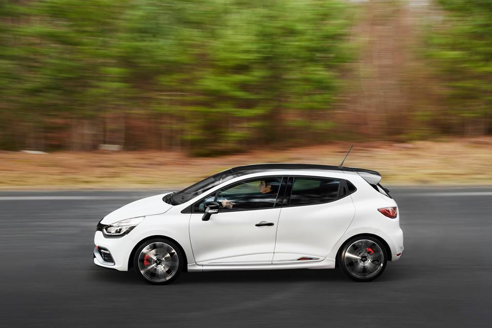 Renault onthult extra krachtige Clio RS 220 EDC Trophy