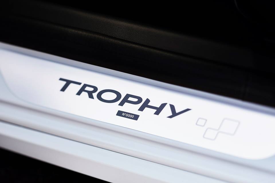 Renault onthult extra krachtige Clio RS 220 EDC Trophy