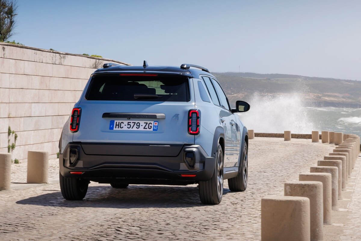 Renault 4 E-Tech Electric 2025