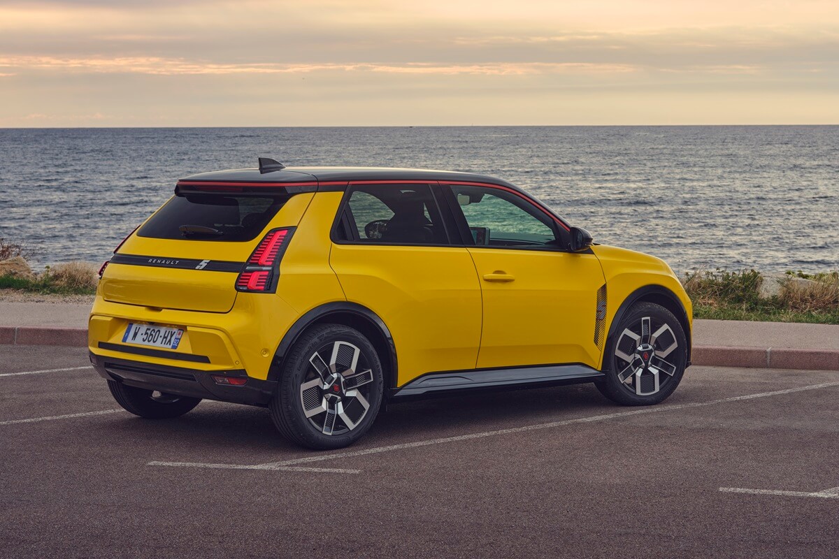 Renault 5 E-Tech Electric 2025 Iconic Cinq