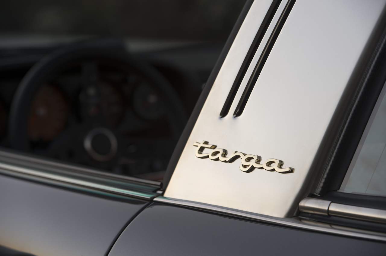 Vergaap je aan de Singer Porsche 911 Targa