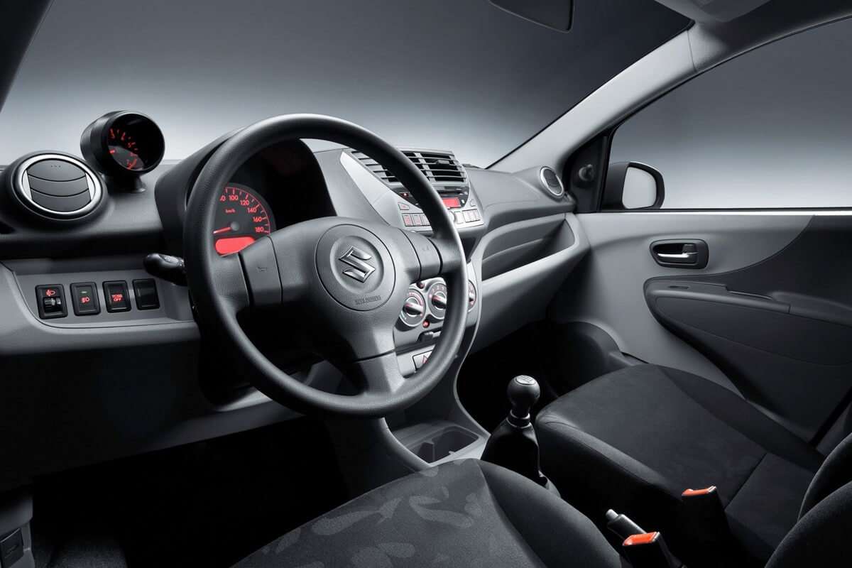 Suzuki Alto 2008 - 2014 Interieur tableau de bord