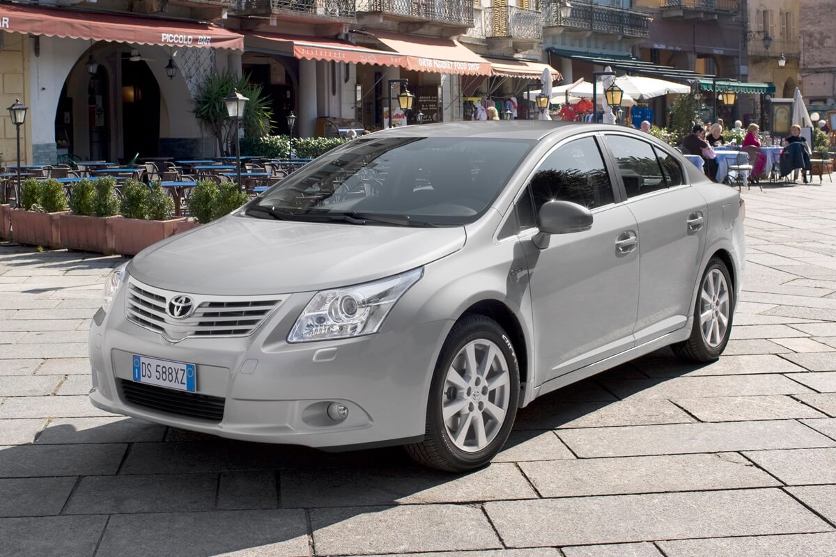 Toyota Avensis 2009-2012 exterieur voorzijde