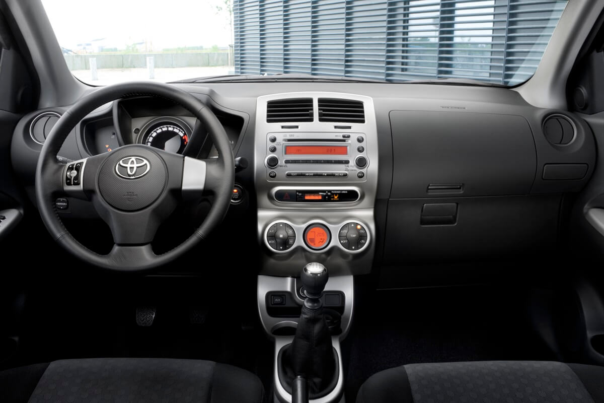 Toyota Urban Cruiser 2009-2014 interieur dashboard