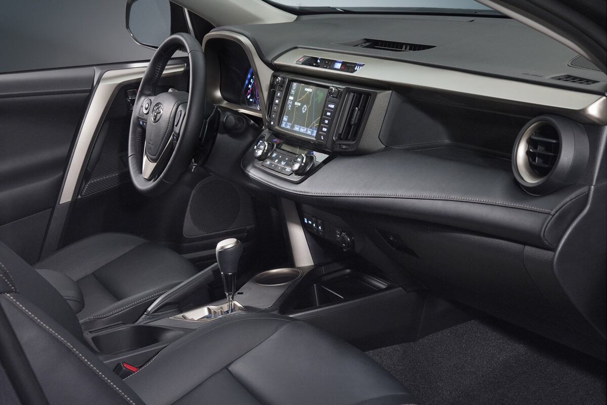 Toyota RAV4 2012-2015 intérieur