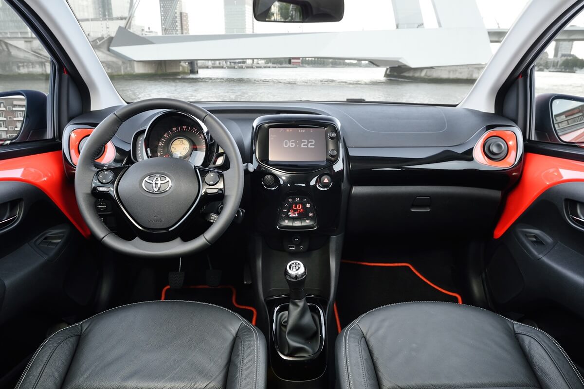 Toyota Aygo 1.0 VVT-i Eco 69 PS manual  (2014-2018)